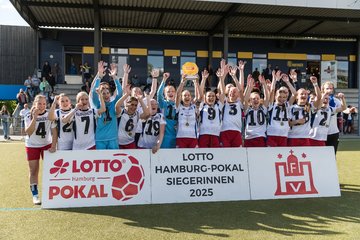 Bild 187 - wBJ Lotto Pokal Finale  Eimsbuetteler TV - Hamburger SV : Ergebnis: 0:3